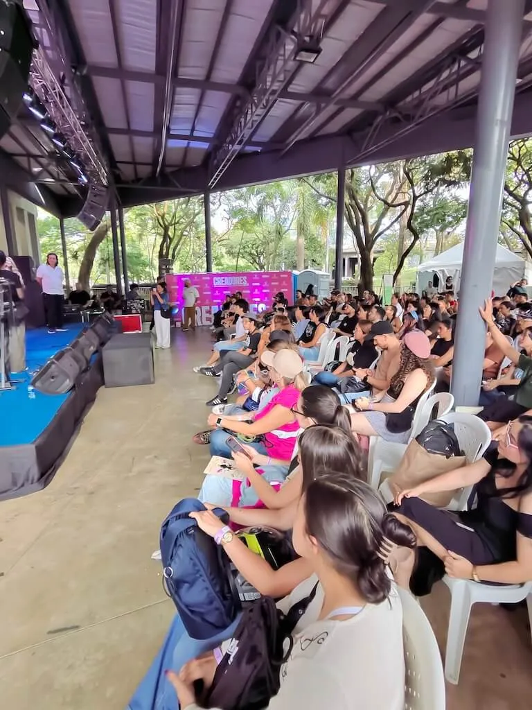 Jóvenes participantes en Creadores Medellín Joven 2026